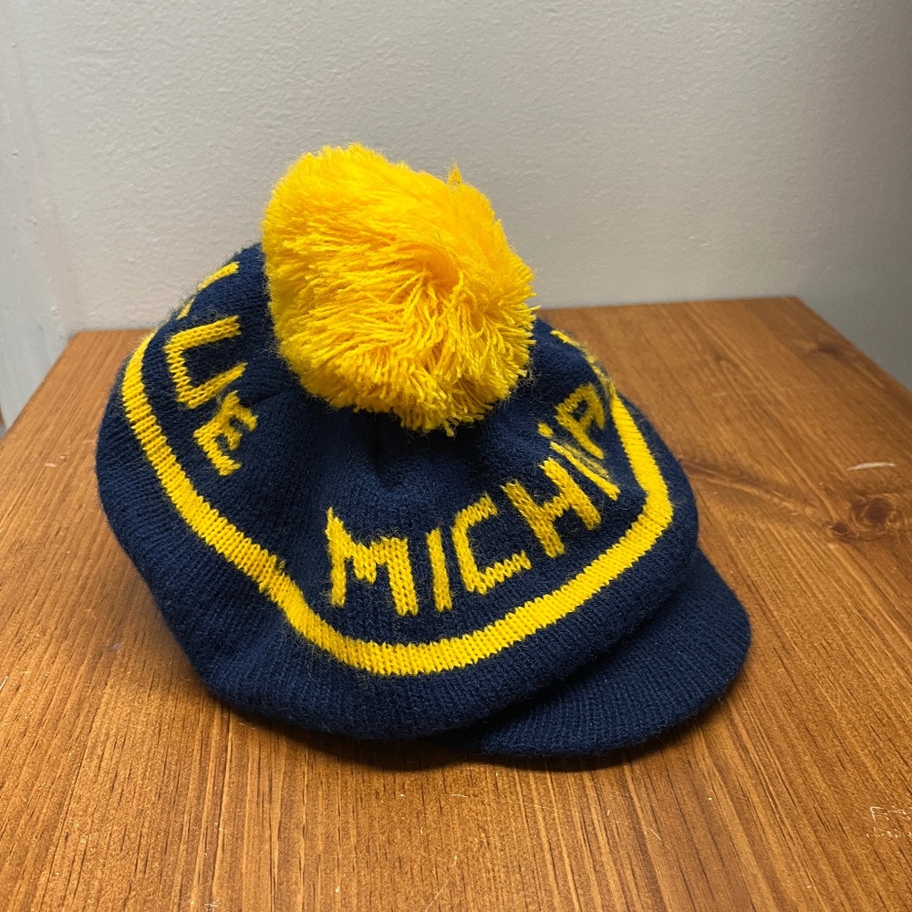 University of Michigan UofM Tassel Hat and Mittens, OS - Picture 10 of 16